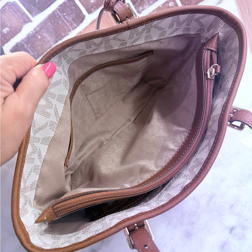 Stylish Cream and Brown Tote Bag - Picture 5 of 6